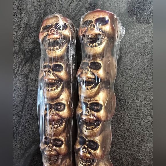 Lot of two (2) Gold Halloween Scull Wax Candle - Picture 3 of 7